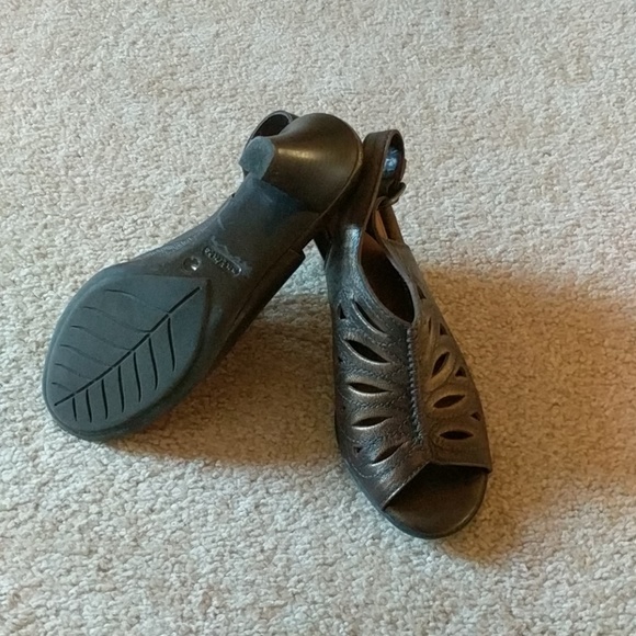 Shoes - Picture 2 of 2